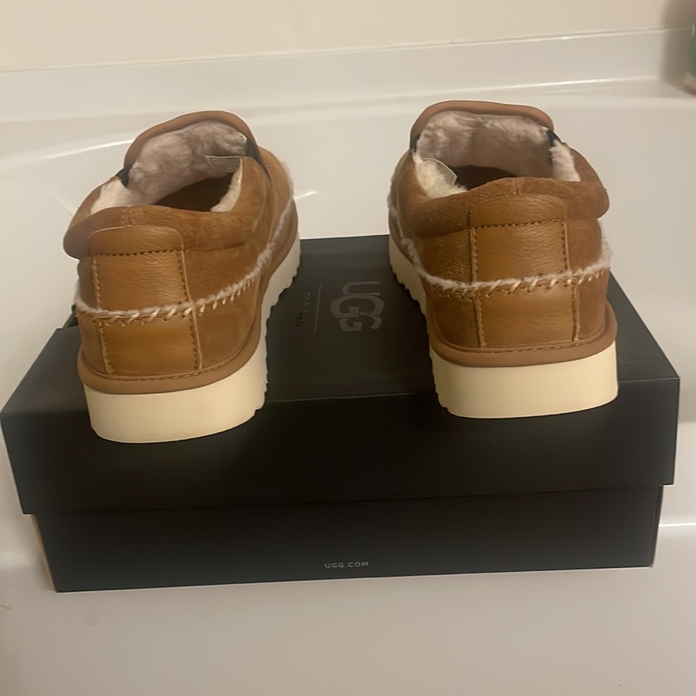 UGG Loafers - Picture 4 of 6